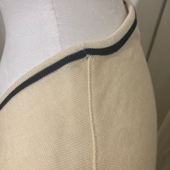 Escada Sleeveless Top, Cream and Black, Size 34 (Fits Like 2 or 4 US) - Picture 12 of 13